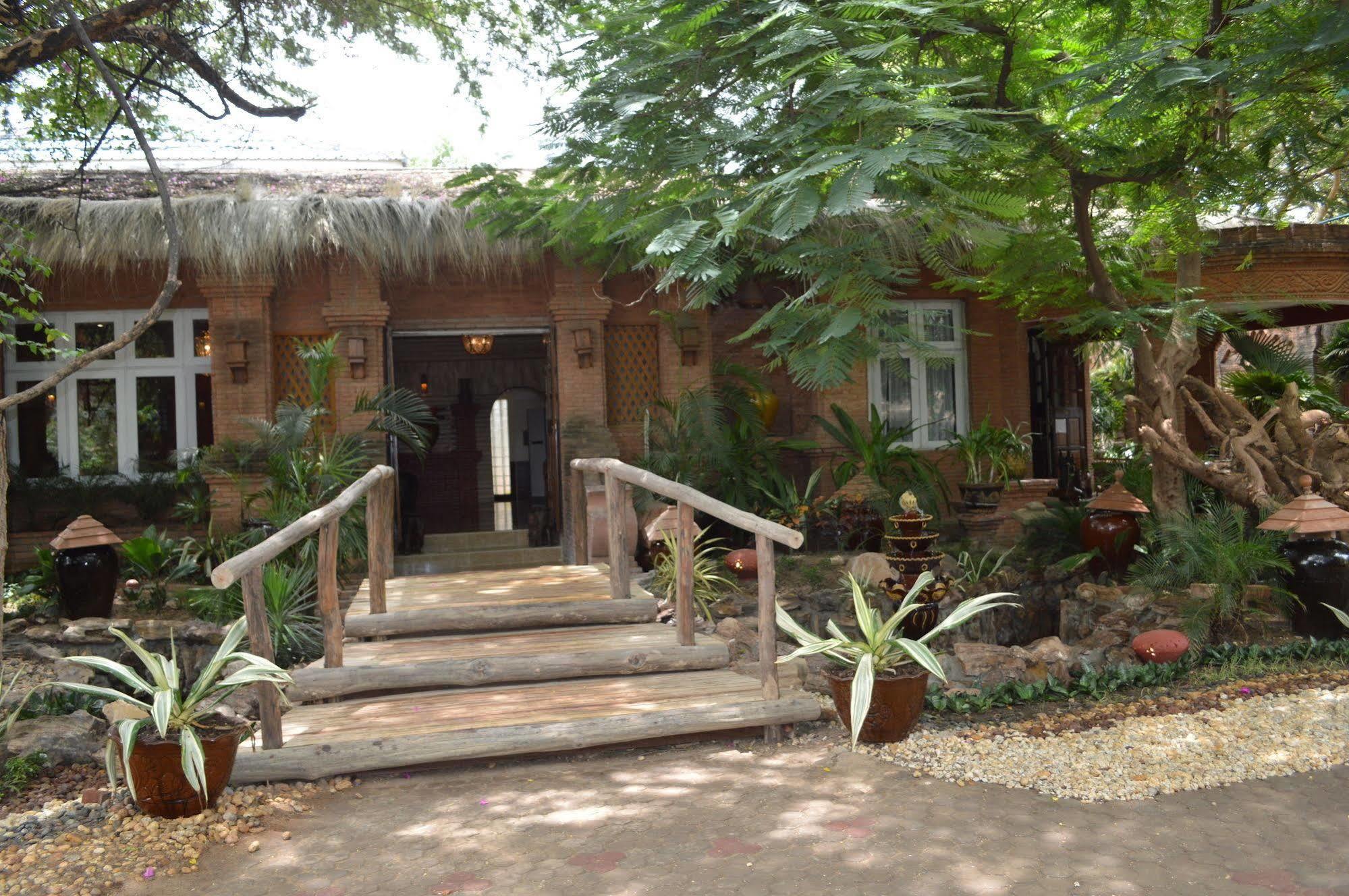Kaday Aung Hotel Баган Екстериор снимка