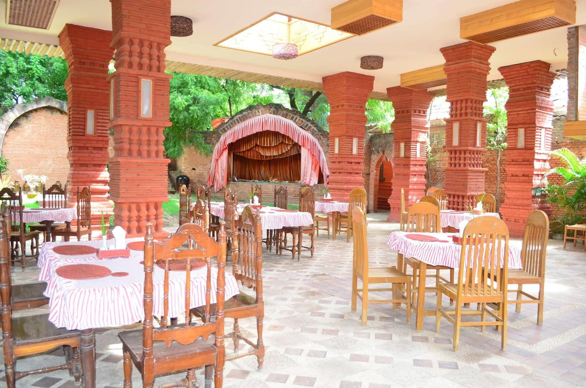 Kaday Aung Hotel Баган Екстериор снимка